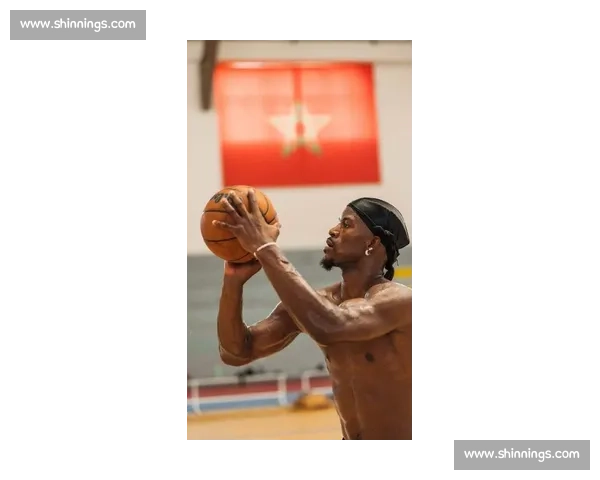 吉米巴特勒率领球队再掀篮球风暴展现坚韧与领袖魅力