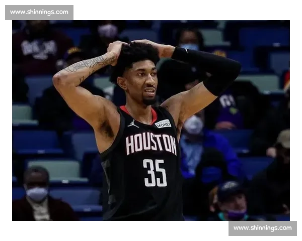 特纳客场首局再开轰，费城人 1-0 领先