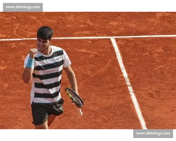 史诗级逆转！他捧起法网金杯，书写属于自己的传奇！