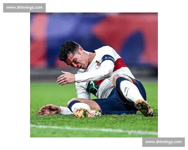 VAR判罚迷雾重重,球迷直呼“看不懂”! VAR判罚迷雾重重,球迷直呼“看不懂”!