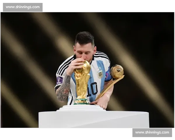 梅西终偿夙愿，五届世界杯的坚持终于闪耀